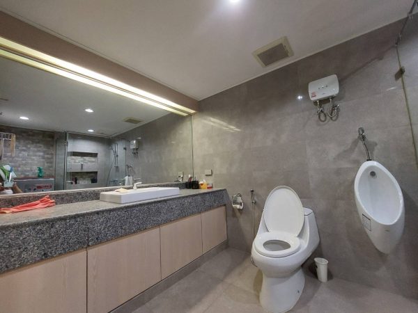 One Bedroom 68.23sqm.-State Tower Silom